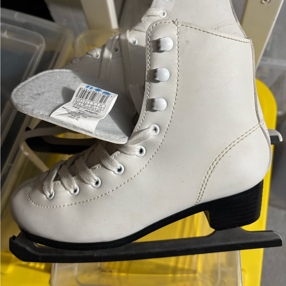 Ice skates size 2